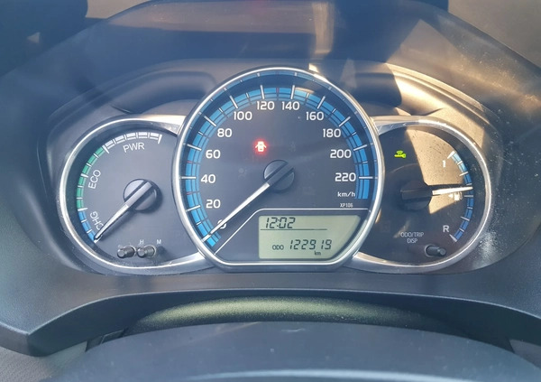 Toyota Yaris cena 38300 przebieg: 123000, rok produkcji 2015 z Chodzież małe 211
